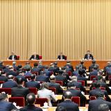 开展社区支持的居家养老，，，扩大普惠养老服务